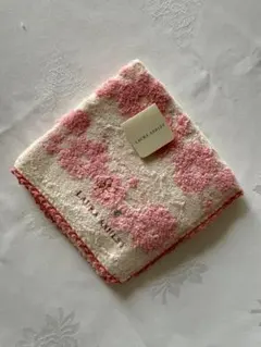【新品タグ付き】LAURA ASHLEY ローラアッシュレイ　タオルハンカチ
