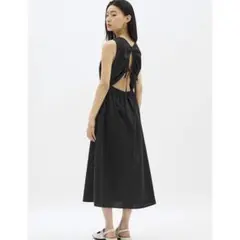 リネンブレンドバックオープンワンピース　黒　GU
