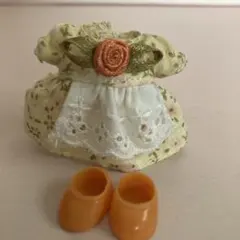 ハローキティ　ドールハウスシリーズ　リトルベリーコレクションメアリーホワイト洋服