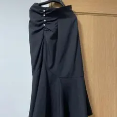 ブラックフレアスカート 装飾ボタン付き　ラメ入り　プロポーションボディ