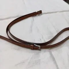 ブラウン　合成皮革　ショルダーストラップ　ホワイトステッチ