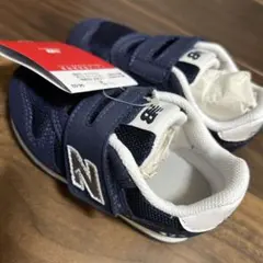 Item thumbnail for item 71f40d00-1ec3-4ffa-aa7d-366ac633f424