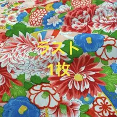 着物 はぎれ 220 生地 布 ハギレ アンティーク 絹　古布　和布　古裂　和柄