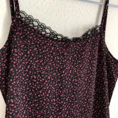 キャミワンピース　黒地に小花柄　Mサイズ