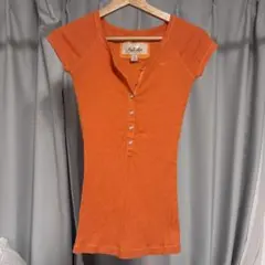 Hollister オレンジ ボタン付き Tシャツ S