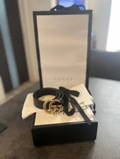 GUCCI ブラックレザー ベルト GGロゴ