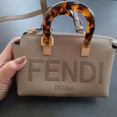 超メルカリ市！！FENDI バイザウェイミニのサムネイル