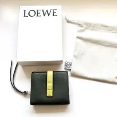 LOEWE ロエベ　折り財布 ウォレット　財布　グリーンのサムネイル