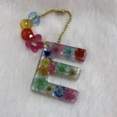 E e ハンドメイド　イニシャルチャーム　レジンキーホルダー　名前推しプレゼント