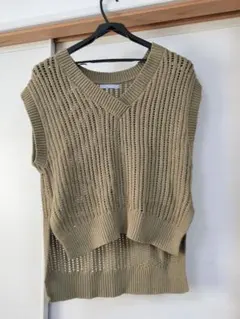 ニットベスト