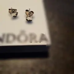 PANDORA 星スタッドピアス