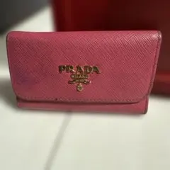 本物・正規品　PRADA ピンク レザー キーケース