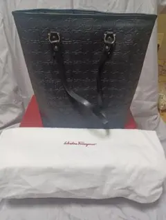 Salvatore Ferragamo ブラックレザートートバッグ