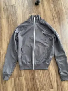 Taped Track Jacket／フレッドペリートラックジャケット　グレー