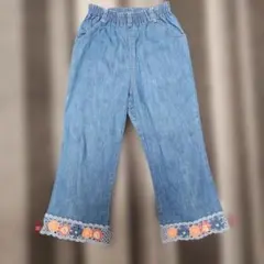 キッズ デニムパンツ 花柄レース装飾 裾刺繍のサムネイル