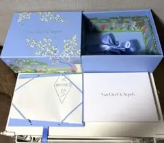 【限定】ヴァンクリーフ＆アーペル ギフトボックス 空箱 花柄 ブルー
