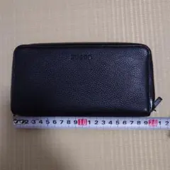 ZUGGA ブラックレザー 長財布のサムネイル