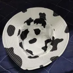 ブラック/牛柄リバーシブルバケットハット