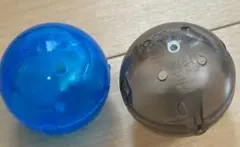 カプセルトイ 青 黒 2個セット大きめサイズ