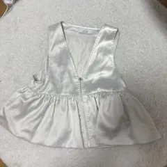 JEANASIS ZIPへプラムベスト サテン 白