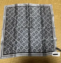 COACH シルクスカーフ グレー・ブラック