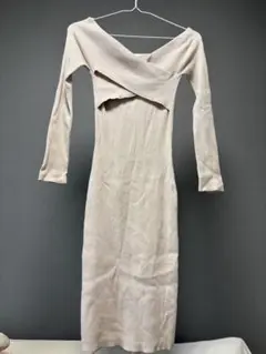 【値下げ】RESEXXYフロントクロスニットワンピース （ベージュ）