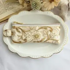 【 12cm 】 リップケース インド刺繍 コインケース　ベージュ　カラナビ付き