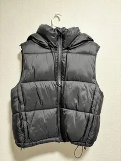 ZARA ブラック ダウンベスト フード付き
