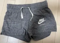 新品 NIKE ショートパンツ グレー　トレーニングウェア ナイキ　レディース