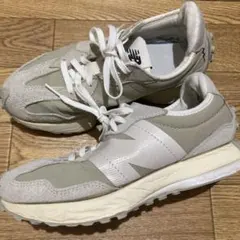 New Balance 327 ホワイト／ベージュ