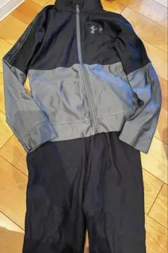 130cm Under Armour あったかジャージ　上下セットアップブラック