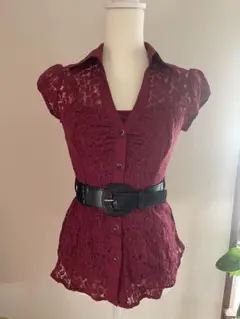 バーガンディ レース 半袖シャツ ベルト付き