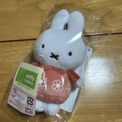 新品　タイトーくじ　ミッフィーD賞マスコットバッジお花柄のお洋服