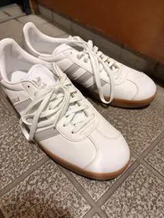 ほぼ新品adidas gazelle ホワイト レザー スニーカー