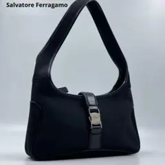 未使用級✨ 　Salvatore Ferragamo ワンショルダー 黒