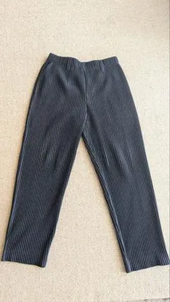 HOMME PLISSE ISSEY MIYAKE プリーツパンツのサムネイル