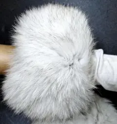 【未使用】フォックスファーバングル　ホワイト系　リアルファー