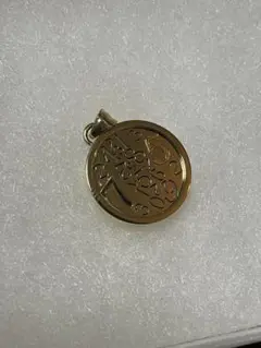 ネックレストップ