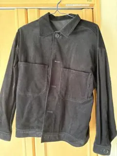 黒いカジュアルジャケット