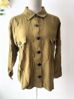 nanouniverse ナノユニバース　ボタンシャツ　カーキ シャツ　ブラウス