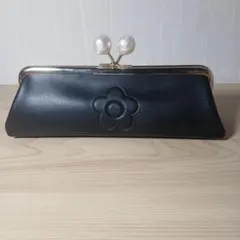 黒い合成皮革の筆箱 パール留め具付き