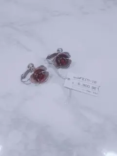 FABRICE アンティーク調シルバーフラワーイヤリング