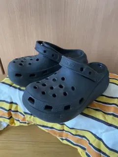 最終お値下げ⭐︎厚底Crocs ブラック クラッシュ クロッグ　21cm