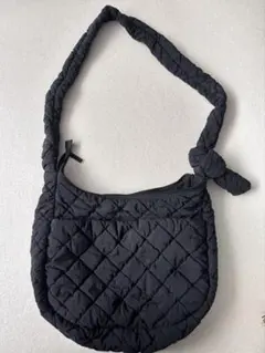 GUブラックパフィーキルティングショルダーバッグ