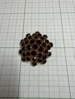 花型ブローチ　イギリス　ヴィンテージ　赤系