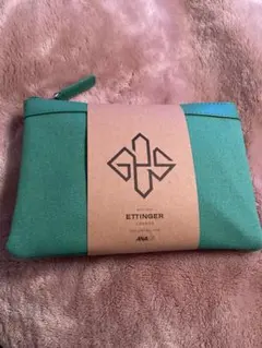 Ettinger のグリーン トラベルポーチ ANAビジネスクラスのアメニティ