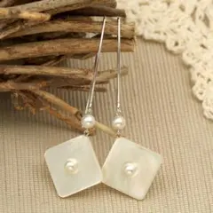 シンプルな物にこそ上質なものをあこやベビーパールピアスK18WG