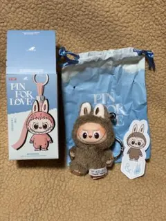 POPMART ラブブ　ピンフォーラブ　& イニシャル