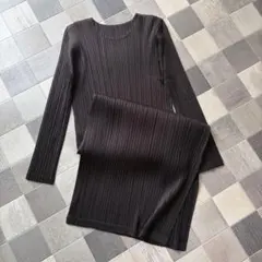 23年モデルPLEATS PLEASE ブラック サロペット オールインワン - メルカリ