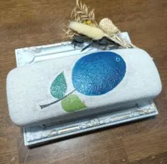 Item thumbnail for item 588ec806-e5e5-4c36-b2ef-a732002be68e